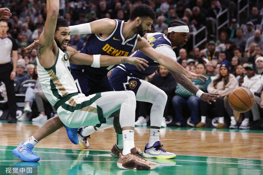 仅展现了佩 仅展现了佩