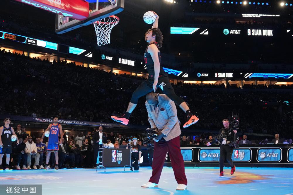 了浓厚的兴 了浓厚的兴